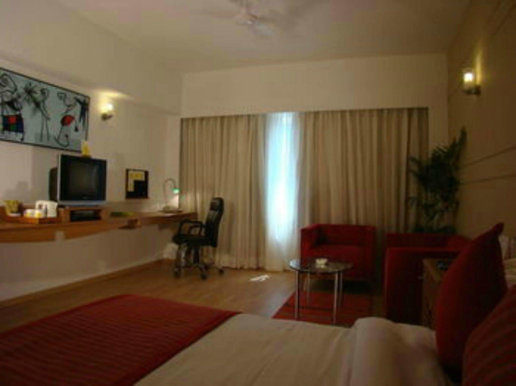 Lemon Tree Hotel 4*
